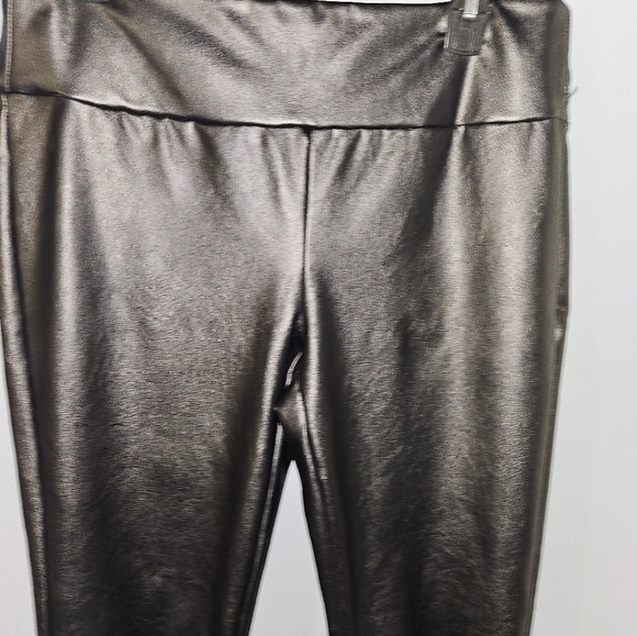 Kendall & Kylie Womans Black Faux Leather Pants Size L - Picture 3 of 10